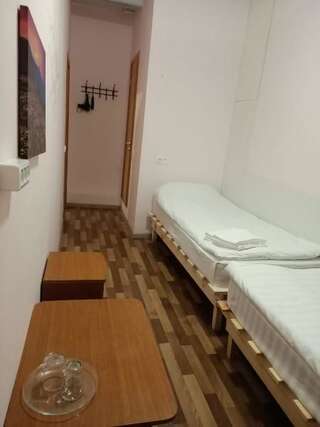 Гостиница Бон Вояж Санкт-Петербург Двухместный номер с 2 отдельными кроватями и собственной ванной комнатой-19